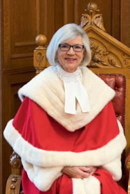 La très honorable Beverley McLachlin, C.P., C.C.