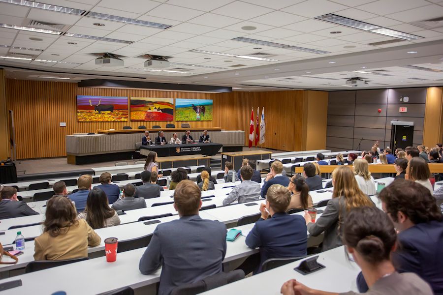 Rencontre avec les étudiants en droit de l'Université du Manitoba.